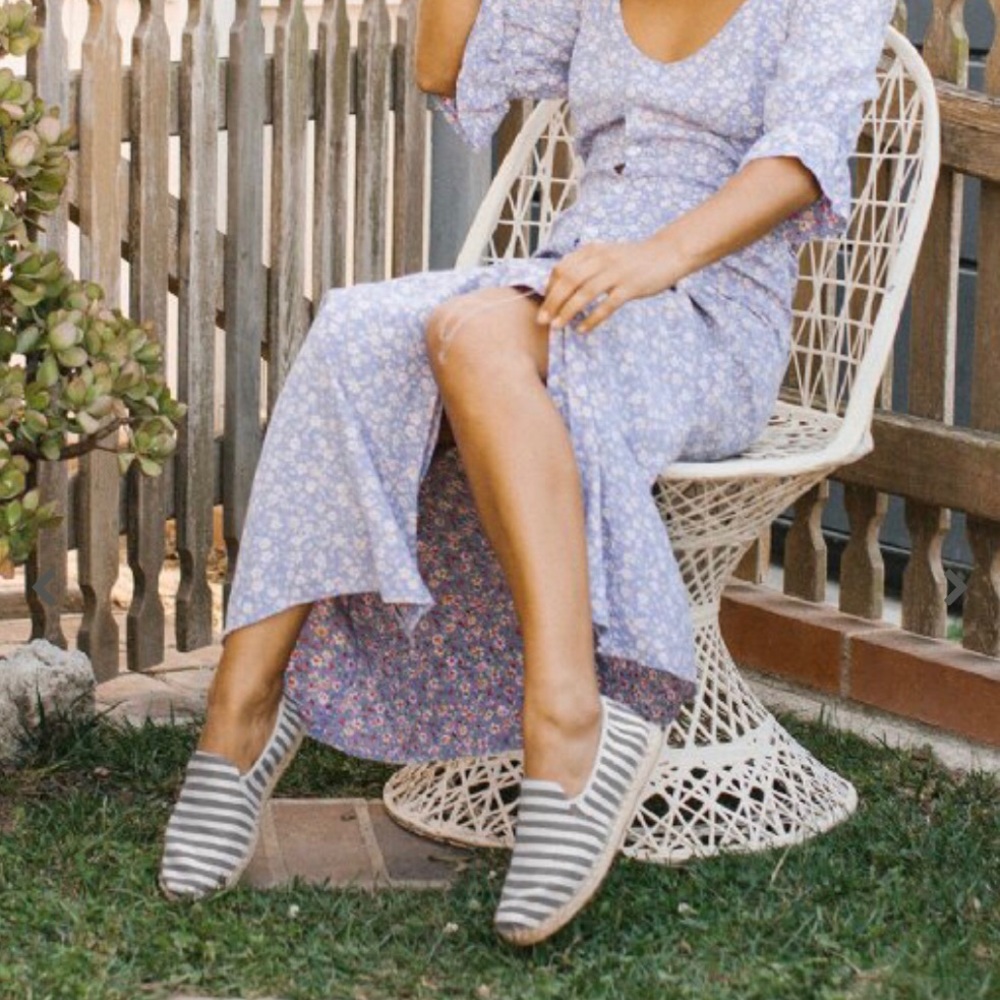 NWT Toms Women's Black Woven Stripe Alpargatas 8